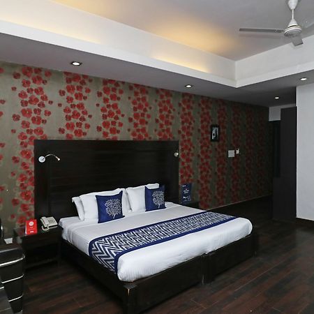 Hotel Chalet New Delhi Exterior photo