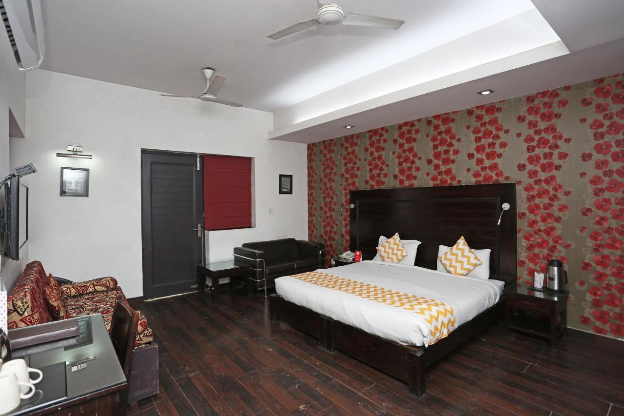 Hotel Chalet New Delhi Exterior photo