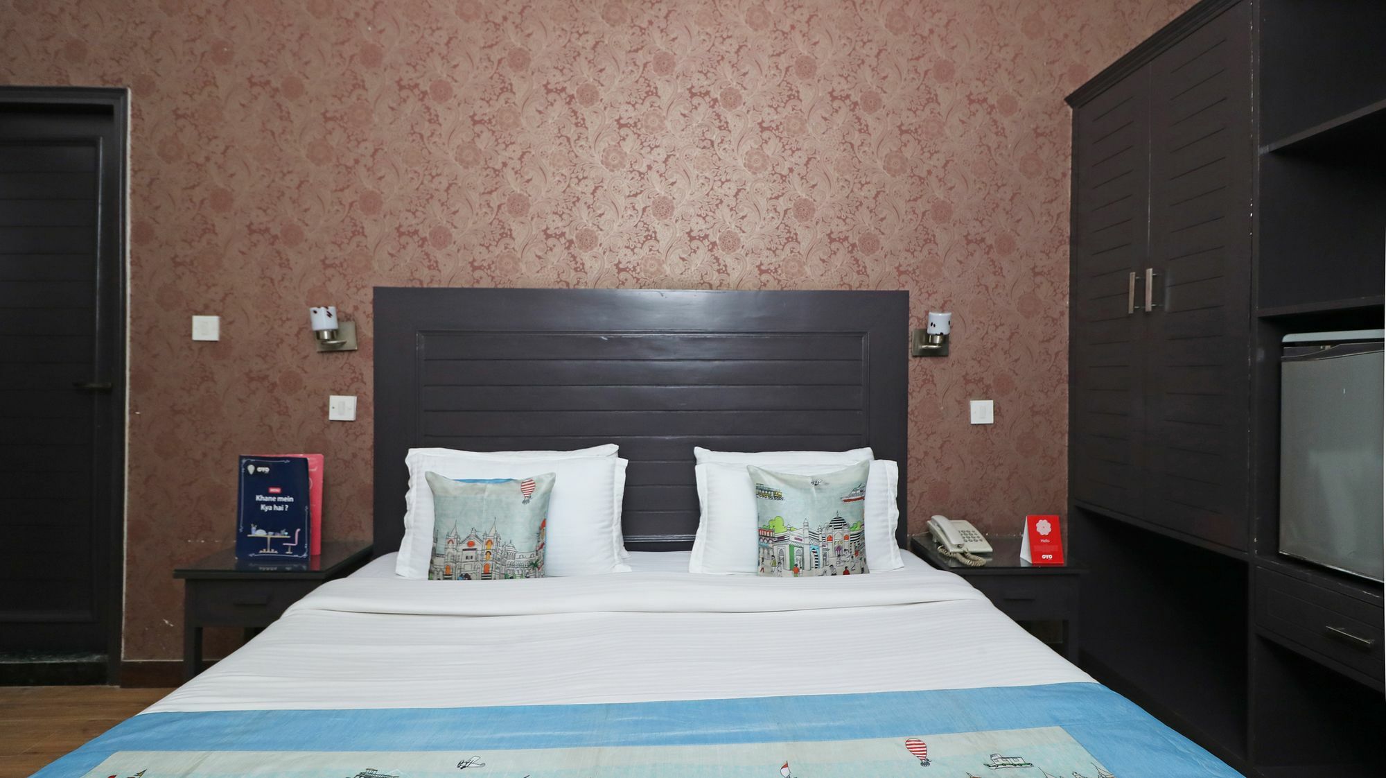 Hotel Chalet New Delhi Exterior photo