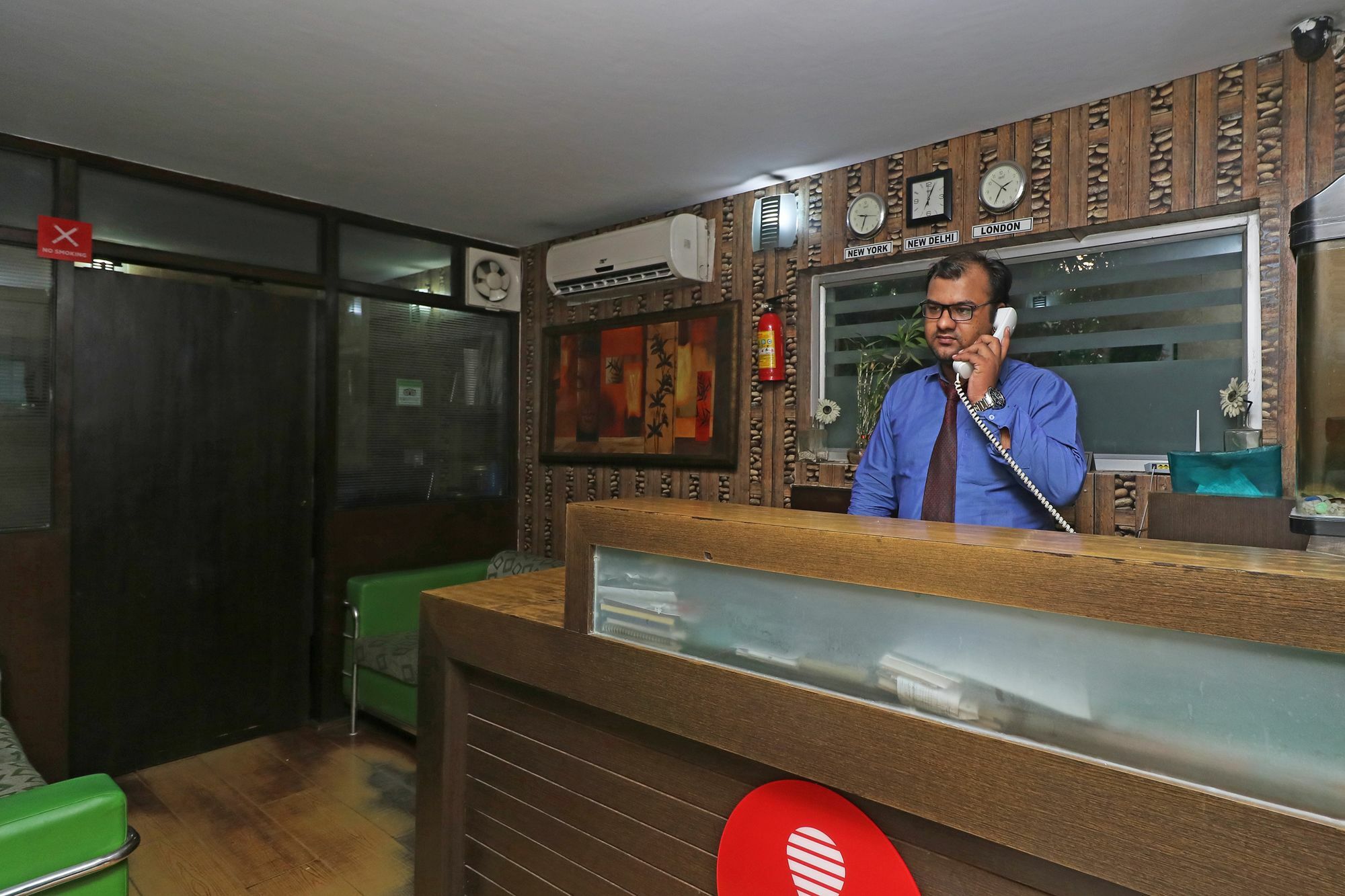 Hotel Chalet New Delhi Exterior photo
