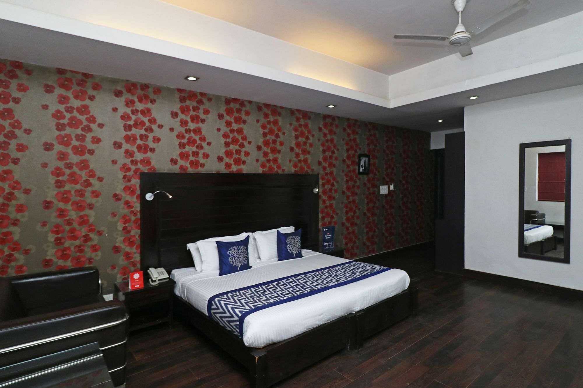 Hotel Chalet New Delhi Exterior photo