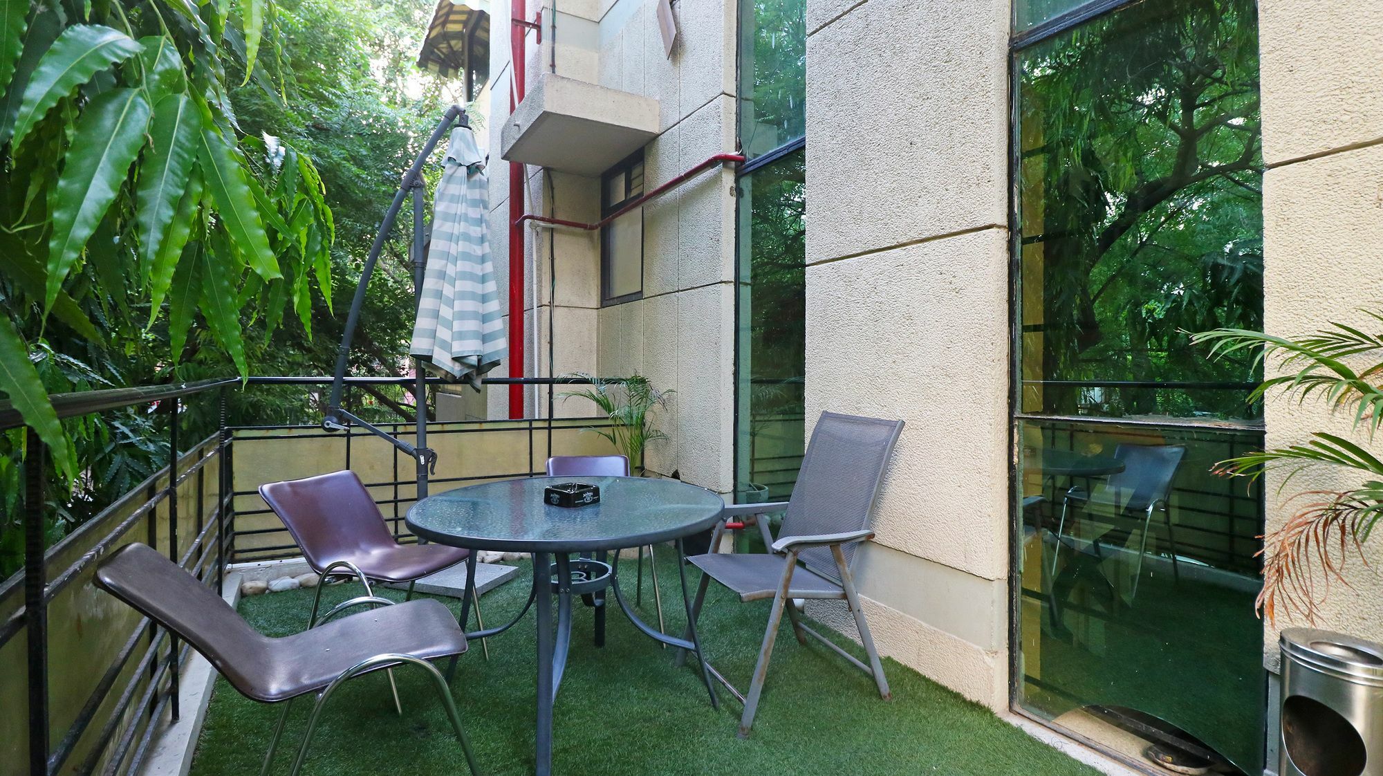Hotel Chalet New Delhi Exterior photo