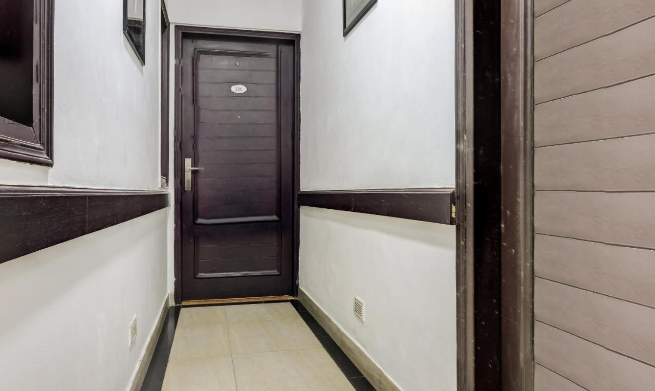 Hotel Chalet New Delhi Exterior photo