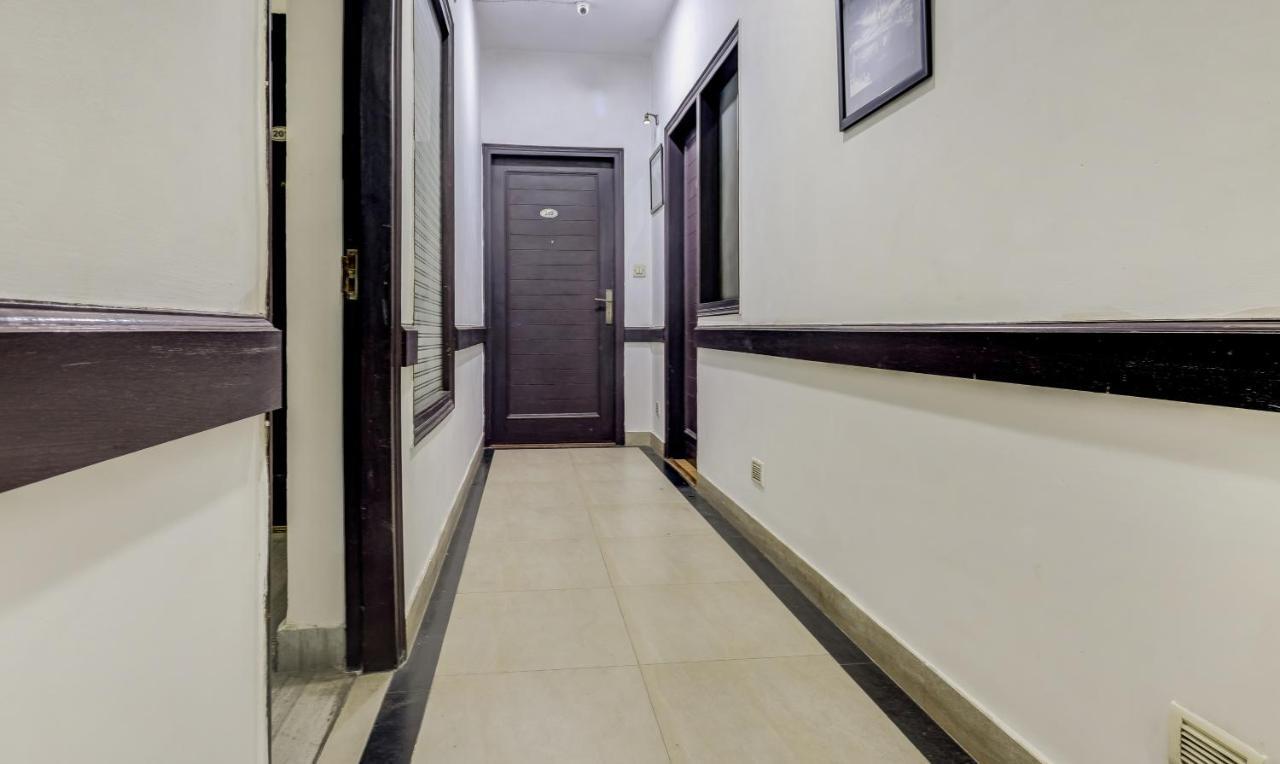 Hotel Chalet New Delhi Exterior photo