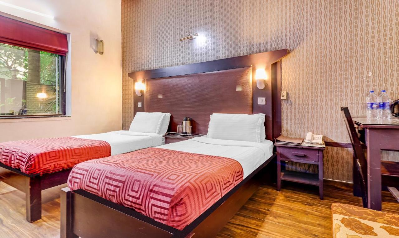 Hotel Chalet New Delhi Exterior photo